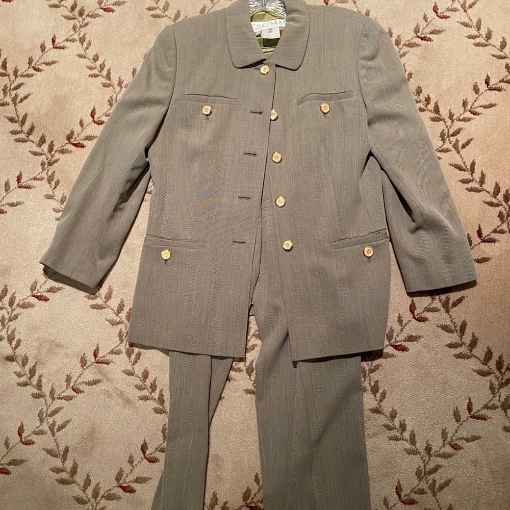 Escada pant suit for women